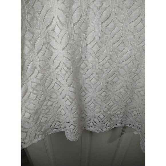 Croft  And Barrow White Lace Look Front Short Sleeve Blouse. Size 2X - Picture 5 of 10